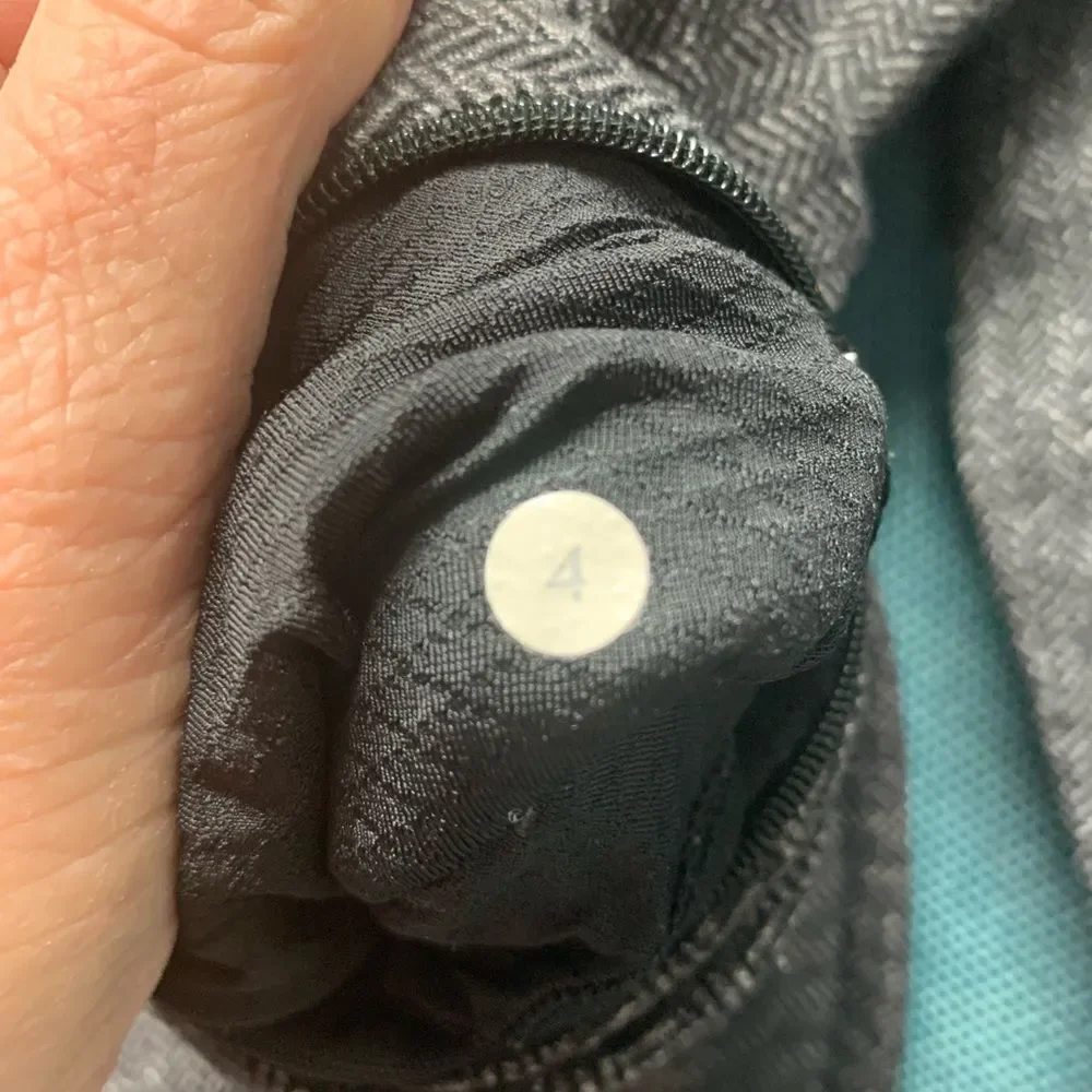 Lululemon Think Fast Pullover in Heathered Herringbone Black Size 4